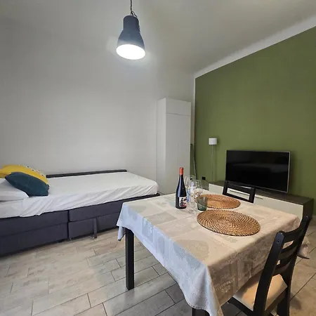 Isola Cozy Monolocale Appartamento